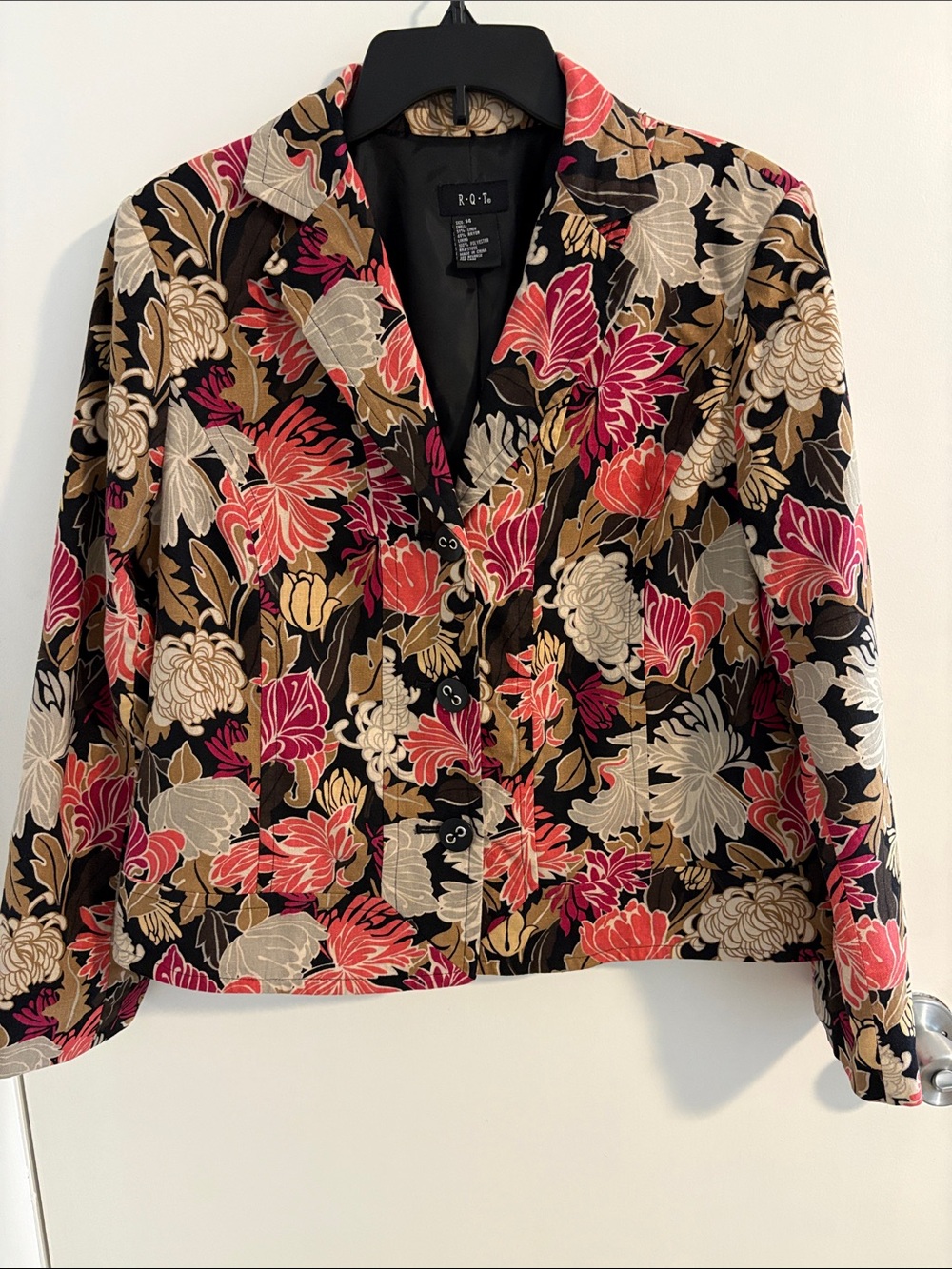Floral Button-Front Blazer in Black & Pink
